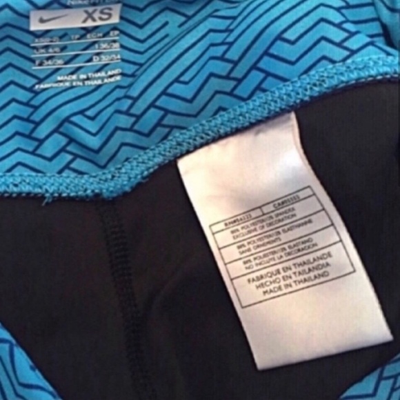 🆕 Nike black & chevron straight leg capris… - Picture 5 of 9